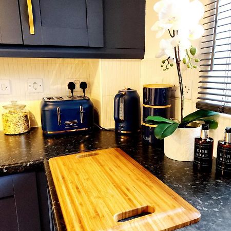 Home From Home 3 Bed,2 Bath House With Garden&Parking Near Centre&Tram Stop Sheffield Exterior foto