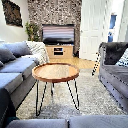 Home From Home 3 Bed,2 Bath House With Garden&Parking Near Centre&Tram Stop Sheffield Exterior foto