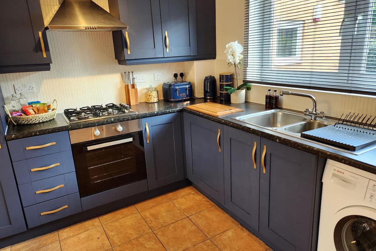 Home From Home 3 Bed,2 Bath House With Garden&Parking Near Centre&Tram Stop Sheffield Exterior foto